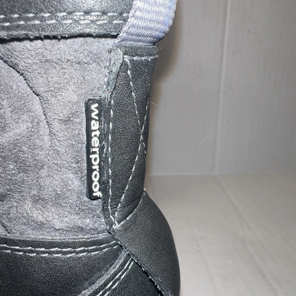 PRIVO Waterproof Winter Boots Women Size 6 Fur Lined Buckle Gray Black‎ Gorpcore